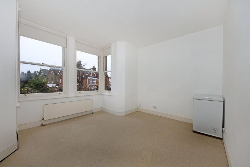 Property photo 3 of 8