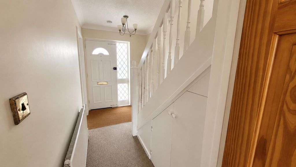 Property photo 3 of 8 Bedroom 1