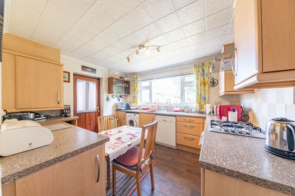 Property photo 3 of 24