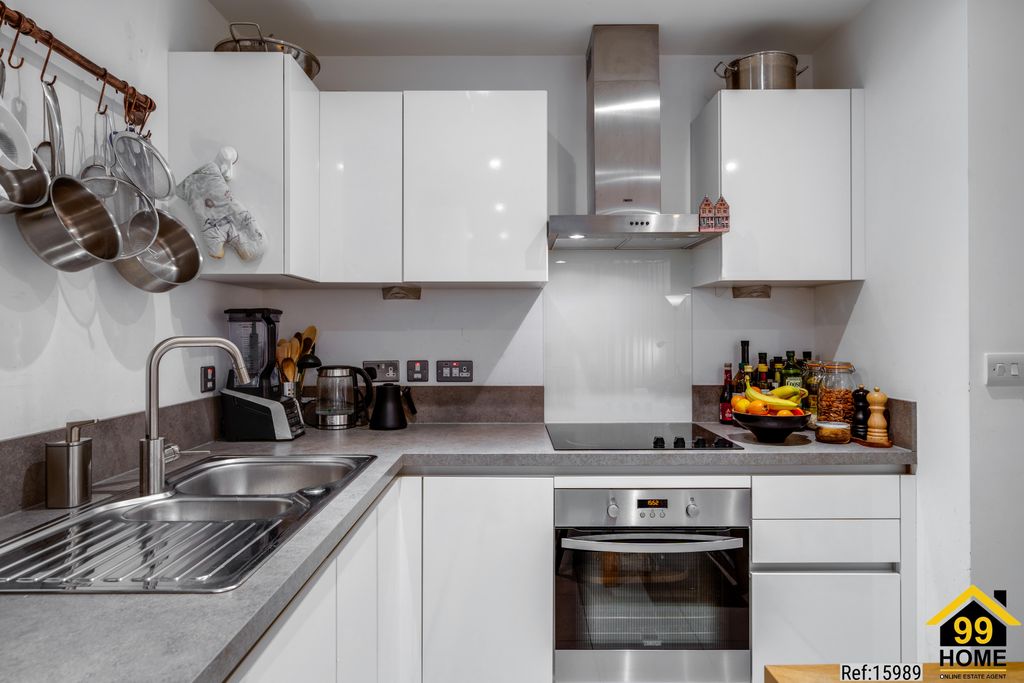 Property photo 3 of 9 Photo 2