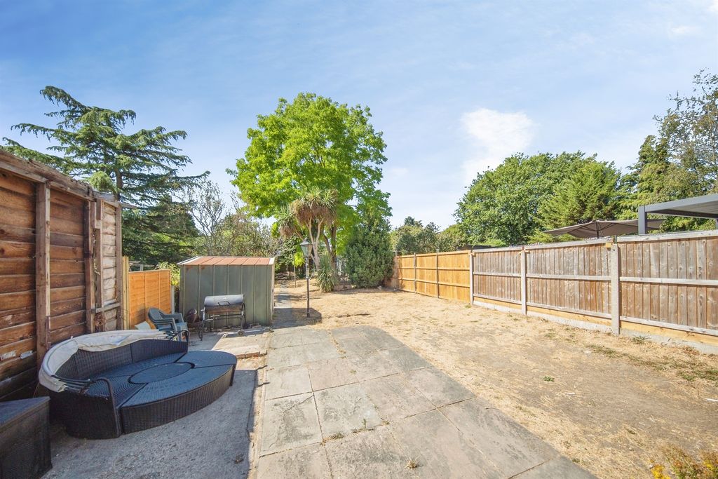 Property photo 2 of 17