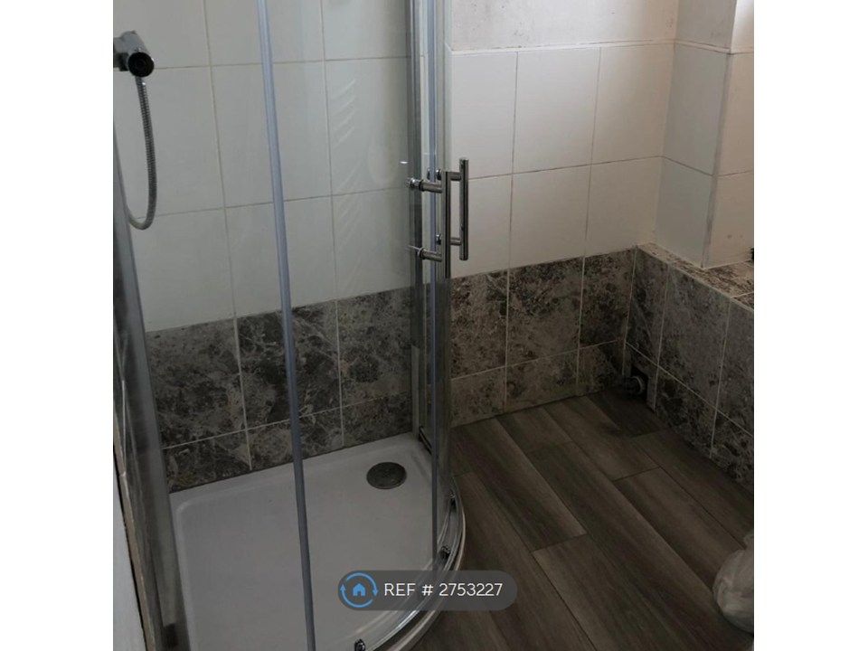 Property photo 3 of 12 Bathroom