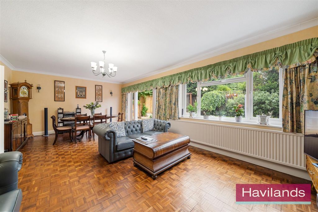 Property photo 2 of 16 Bycullah Road-5.Jpg