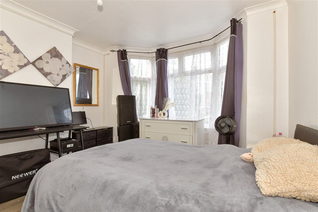 Property photo 2 of 9 Lounge