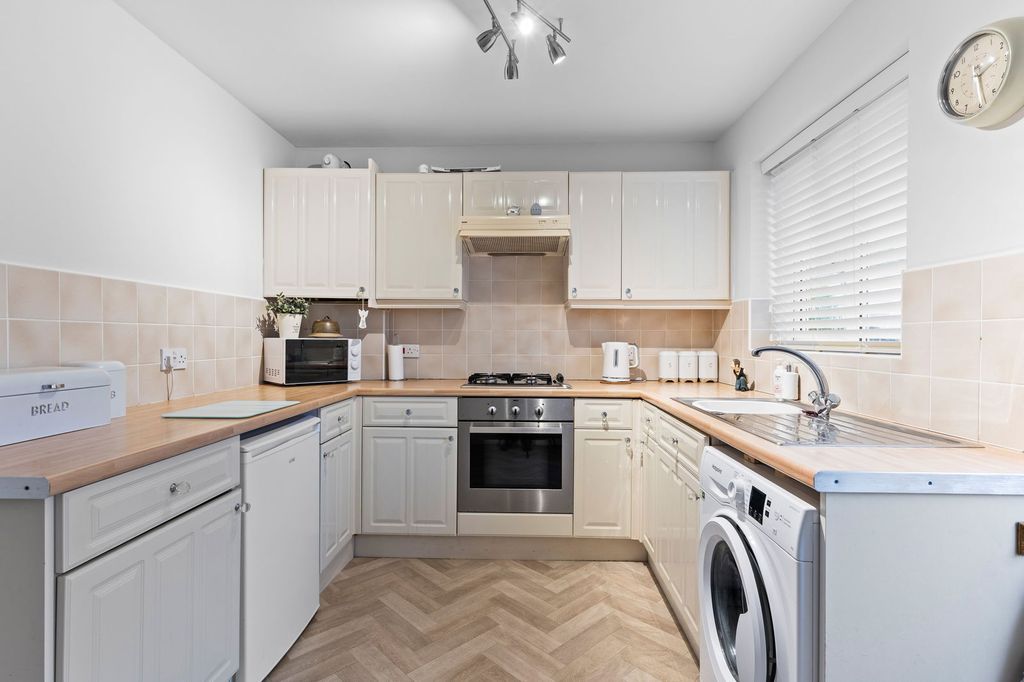 Property photo 3 of 20