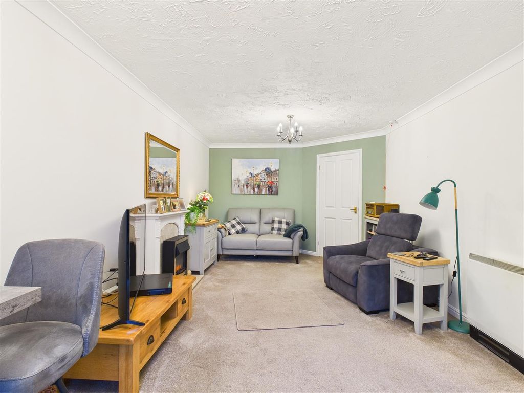 Property photo 3 of 13 Cam05193G0-Pr0093-Still003.Jpg