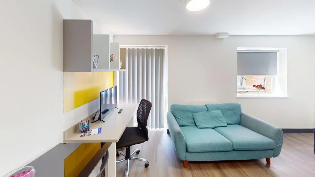 Property photo 3 of 9