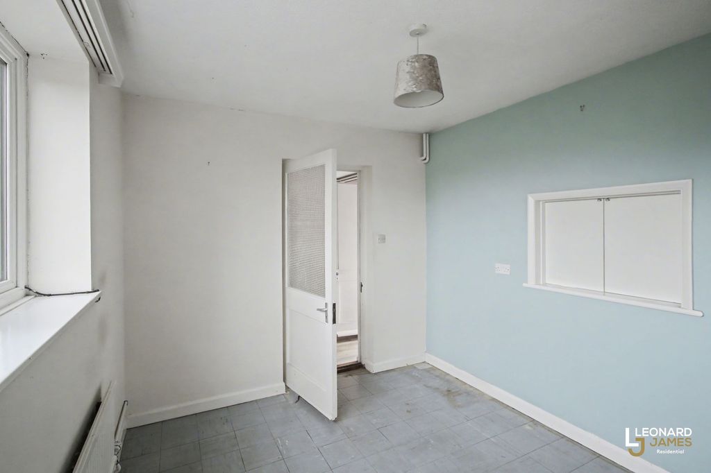 Property photo 2 of 17 Dining Room