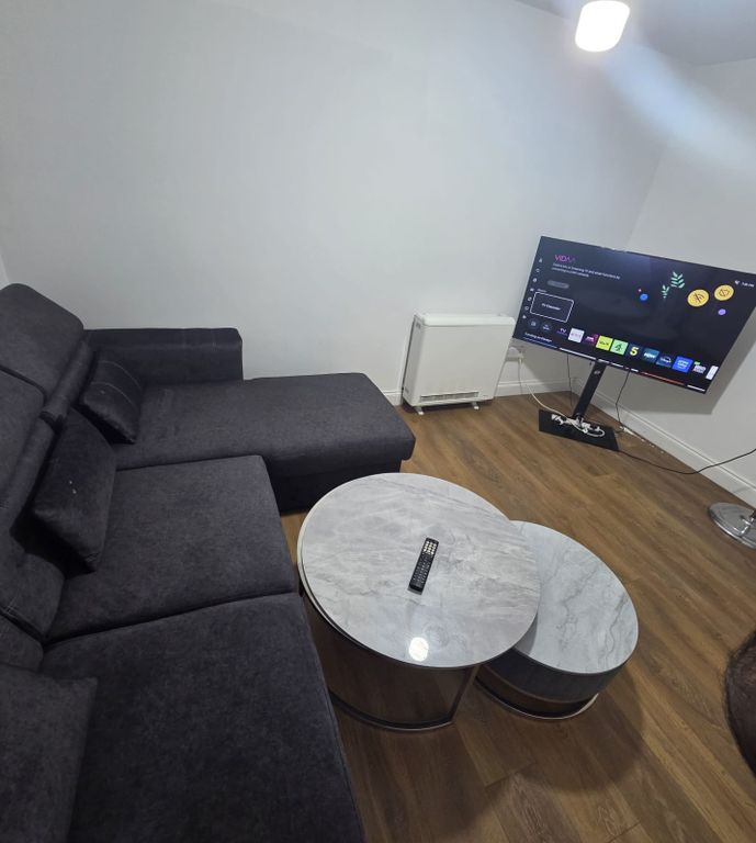 Property photo 1 of 9 Two Bedroom Apartment Close To Goodmayes Tesco- Ideal For Families
