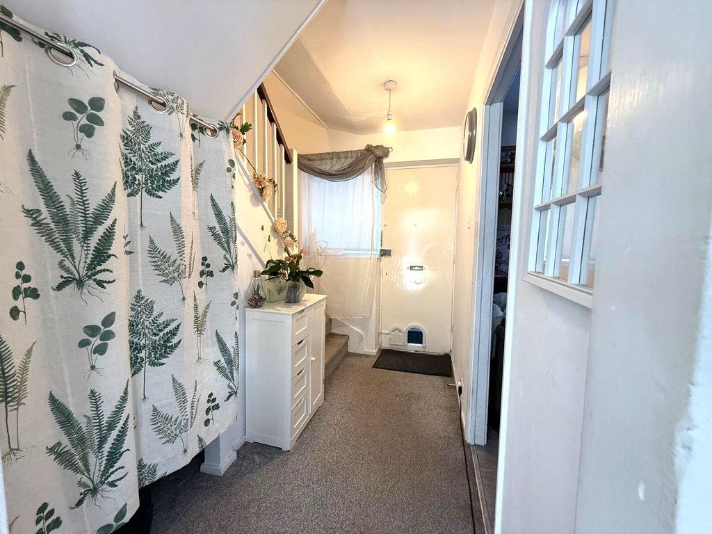 Property photo 2 of 12 Photo 7