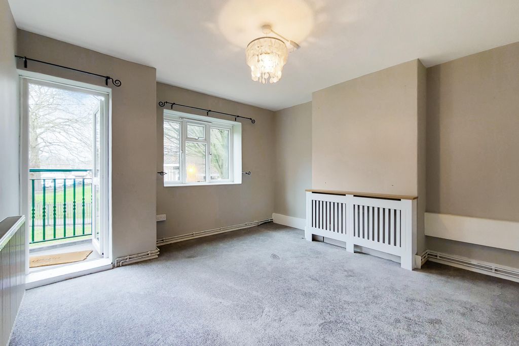 Property photo 3 of 15 Photo 2