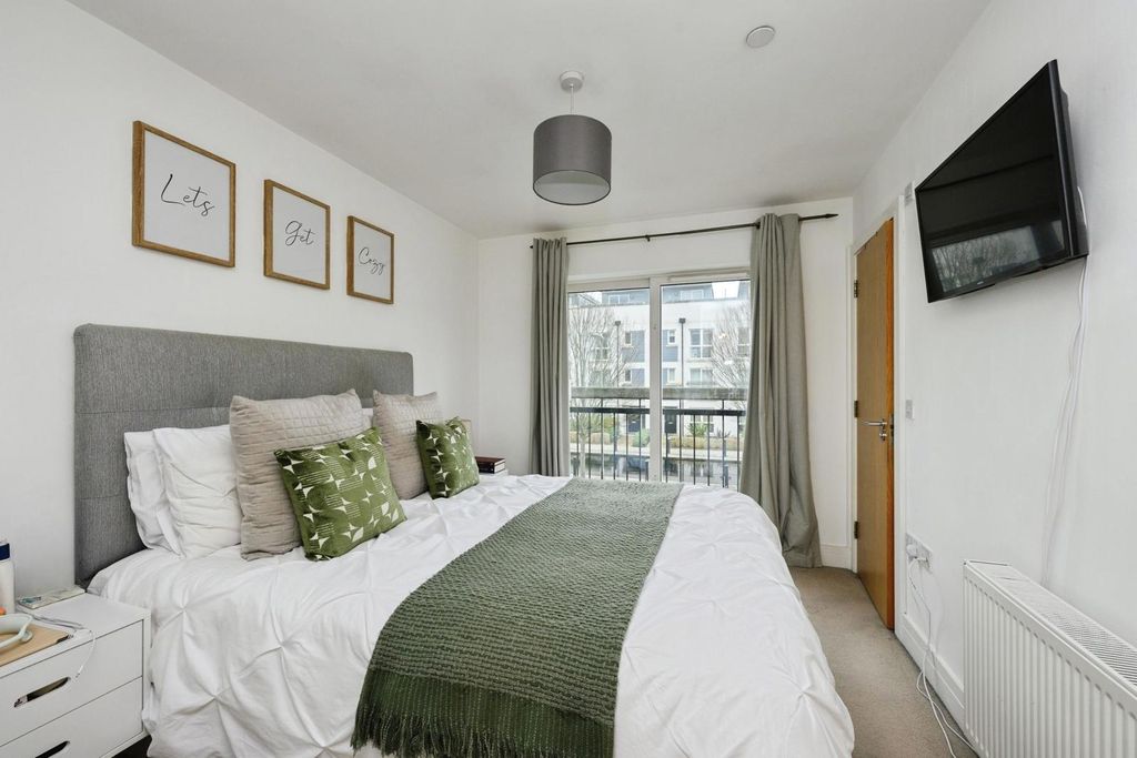 Property photo 3 of 18 Pbox-Img.Jpg