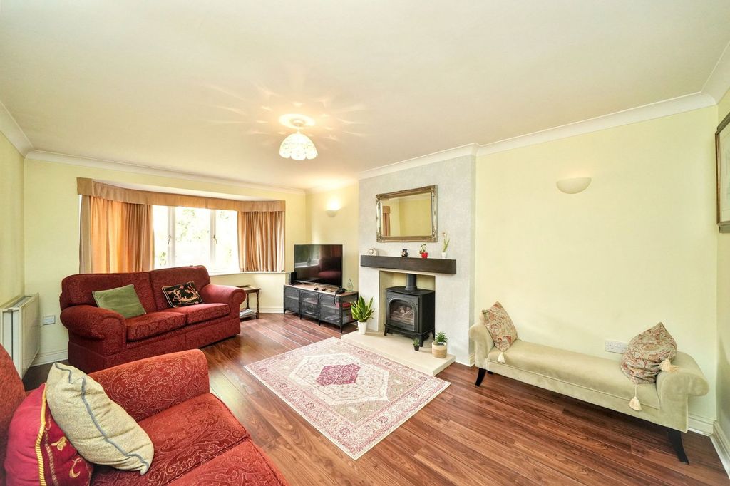 Property photo 2 of 26
