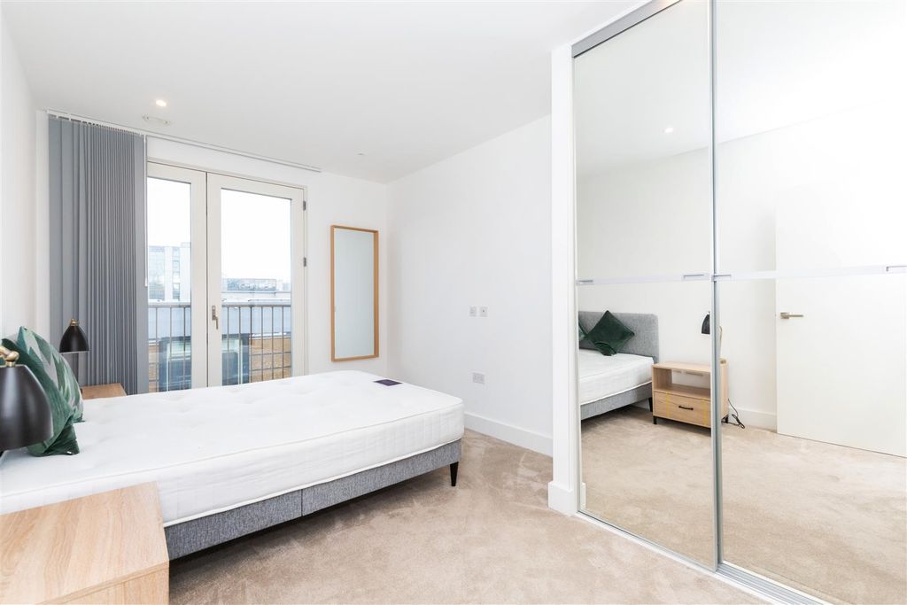 Property photo 3 of 14 13 Copper House-8.Jpg