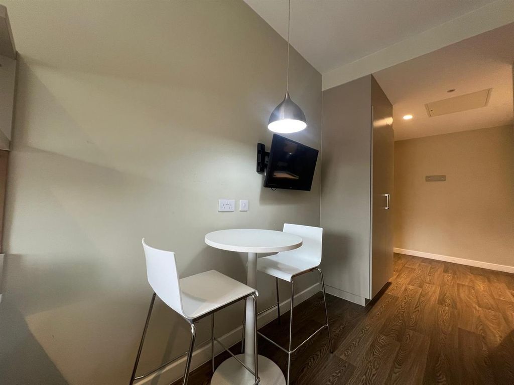 Property photo 2 of 7 Melbourne., .Jpg