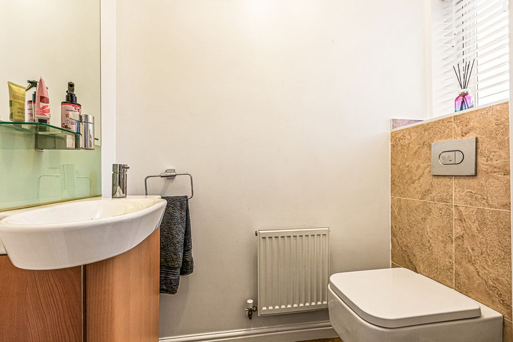 Property photo 3 of 31