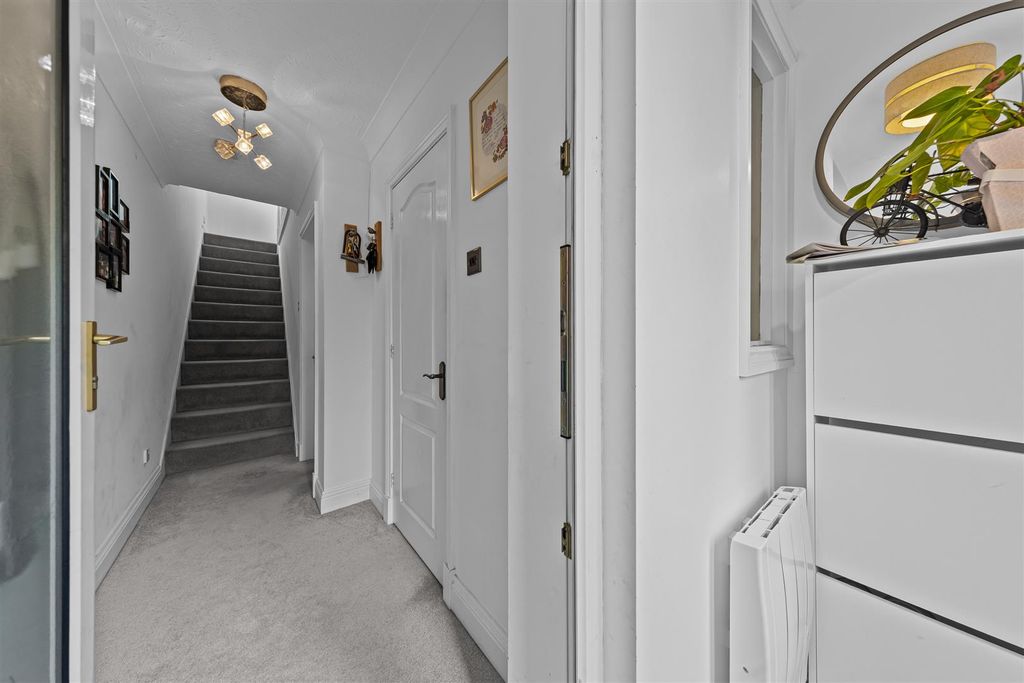 Property photo 3 of 26 54Hartlandaveweb07.Jpg