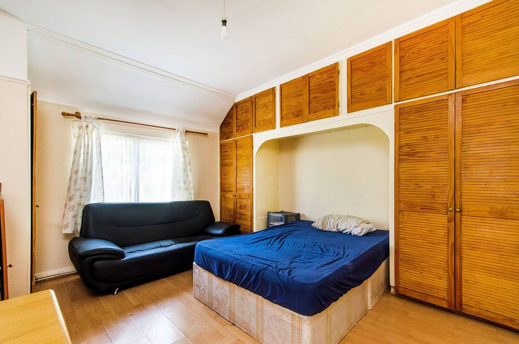 Property photo 2 of 2