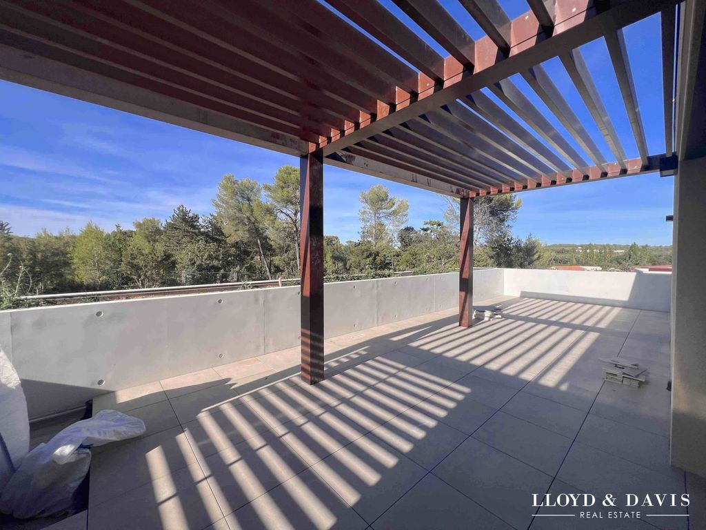 Property photo 1 of 12 T4 With 52m² Terrace, No Overlook