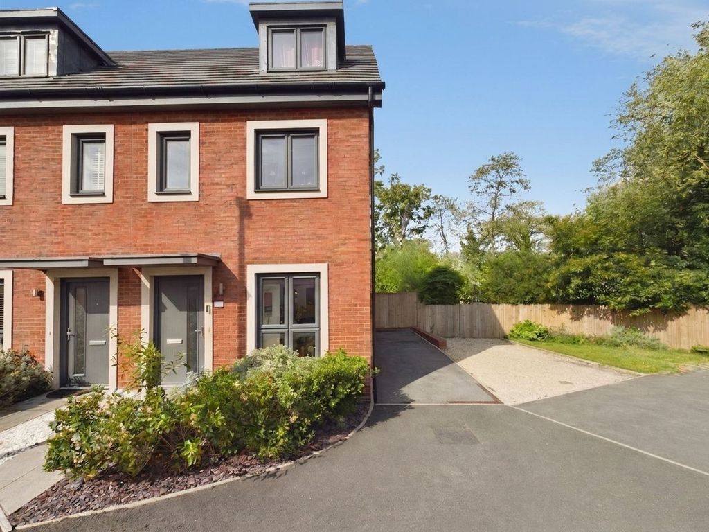 Property photo 1 of 32