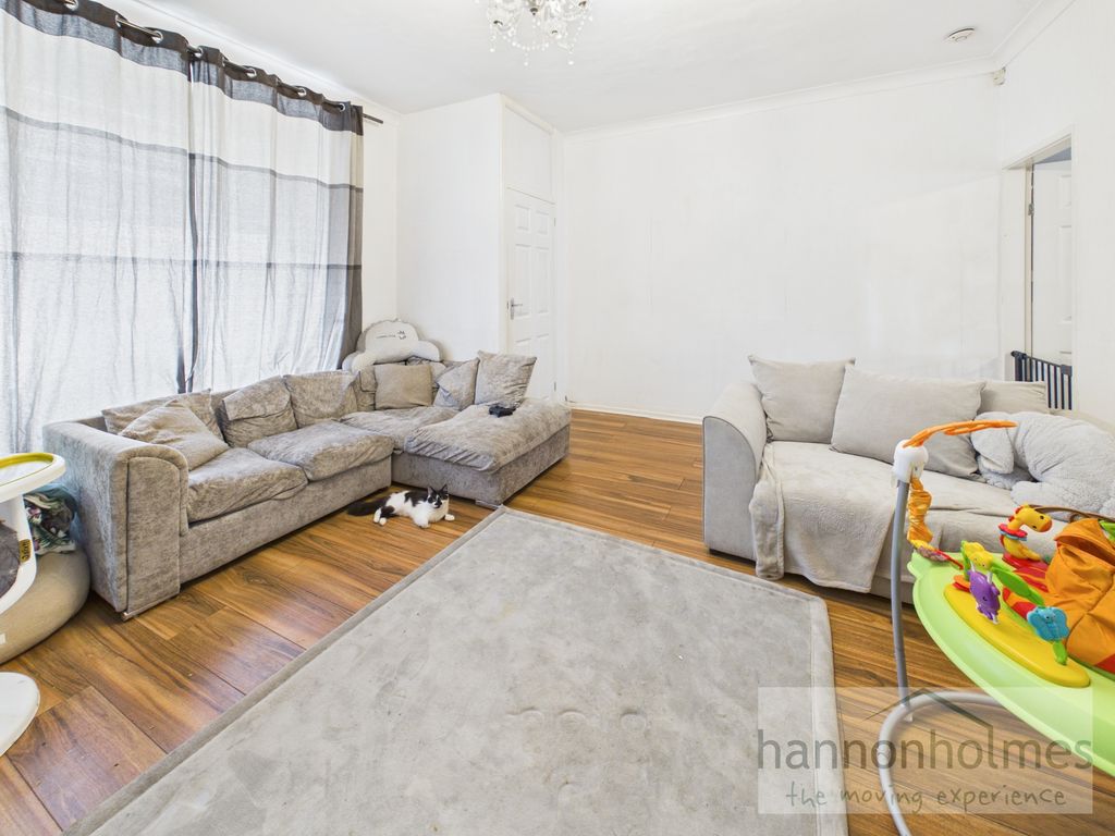 Property photo 3 of 12 Cam05283G0-Pr0239-Still004
