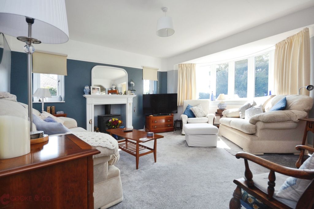 Property photo 3 of 24