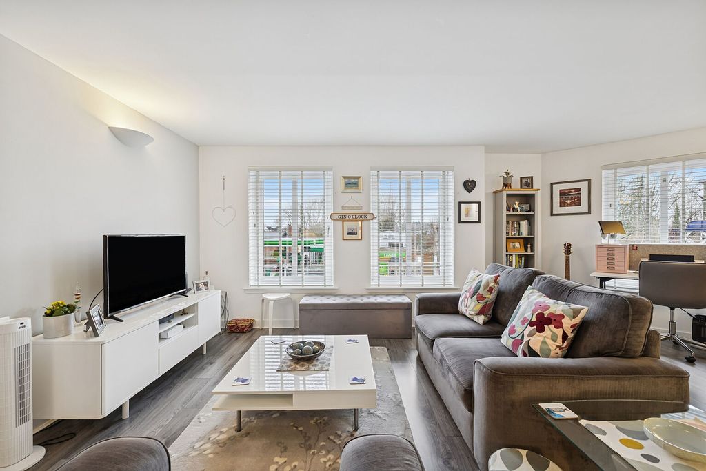 Property photo 2 of 22