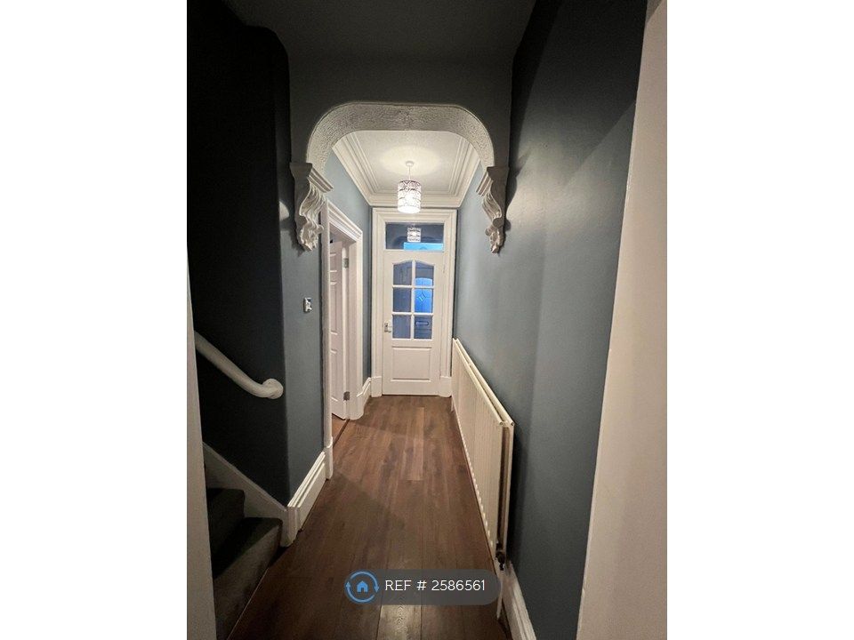 Property photo 2 of 12 Entrance Hallway