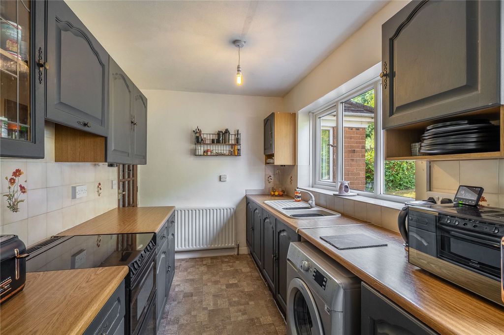 Property photo 3 of 27 Picture No. 06