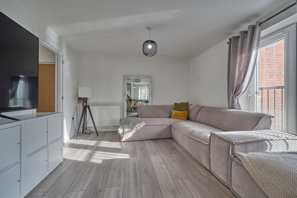 Property photo 3 of 9 Living Dining Kitchen