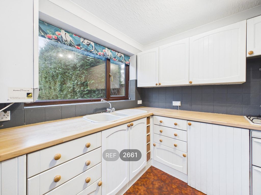 Property photo 2 of 28 Kitchen