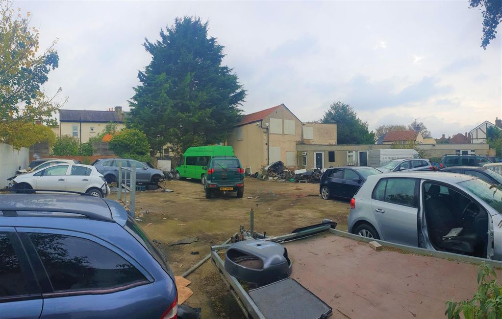 Property photo 1 of 10