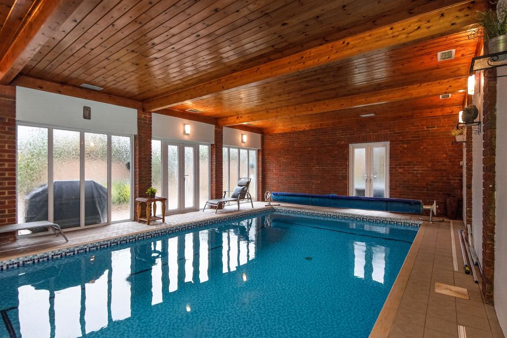 Property photo 2 of 24 Swimming Pool