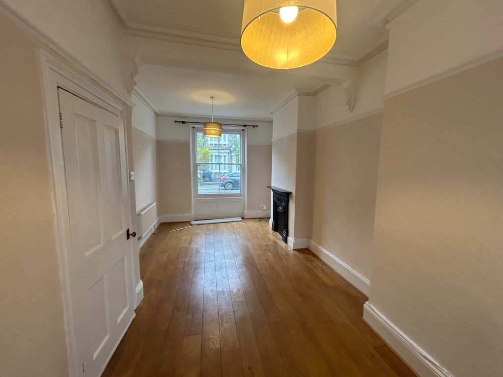 Property photo 3 of 24 Photo 3