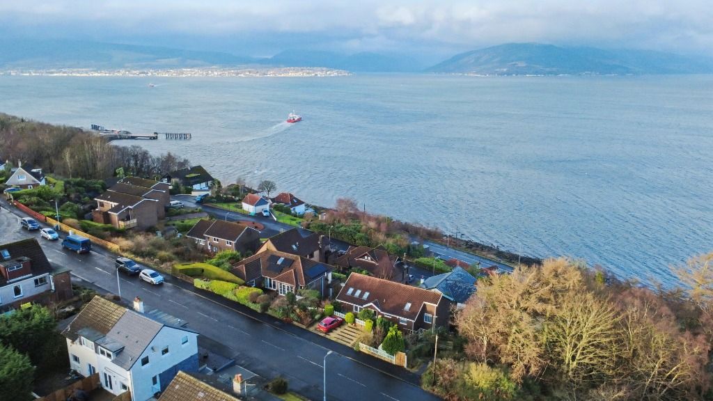 Property photo 3 of 46