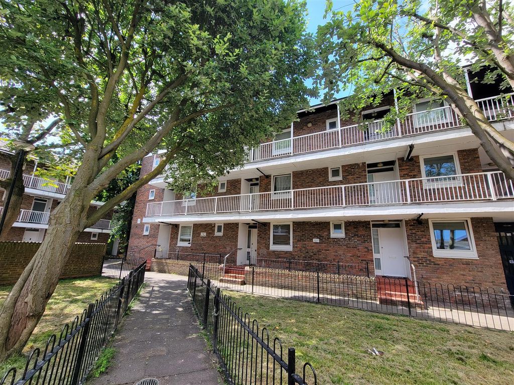 Property photo 3 of 12