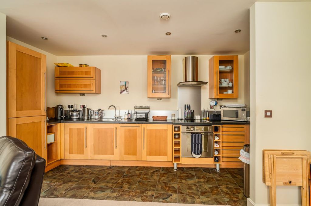 Property photo 3 of 28