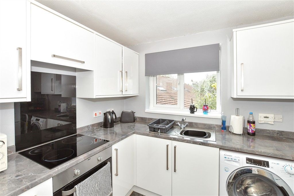 Property photo 1 of 9 Kitchen