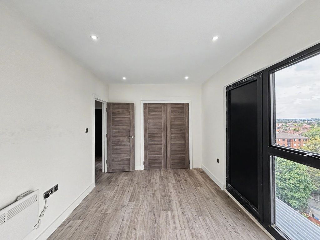 Property photo 3 of 8