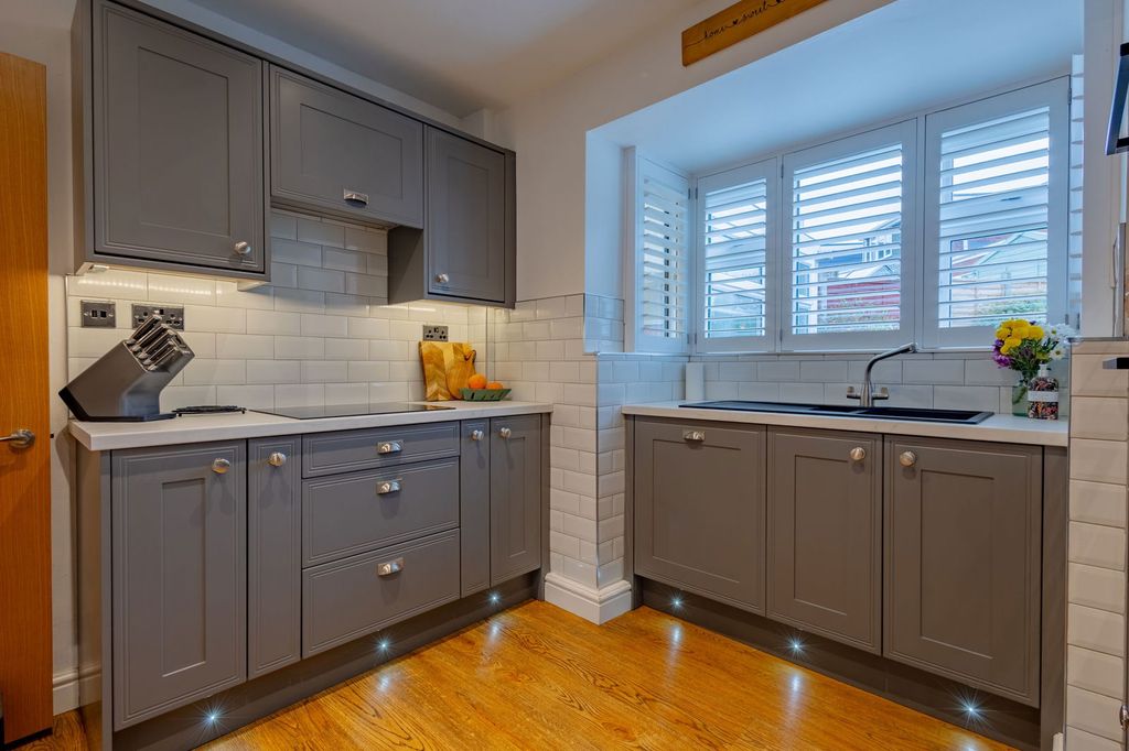 Property photo 3 of 41