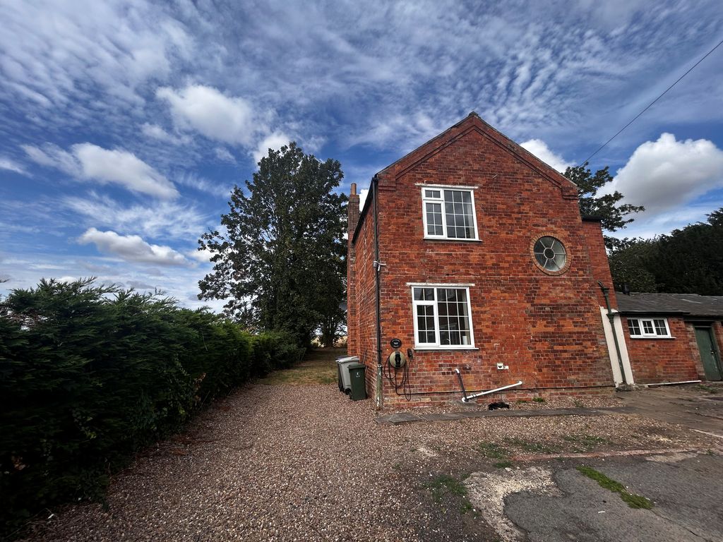 Property photo 1 of 11 Front