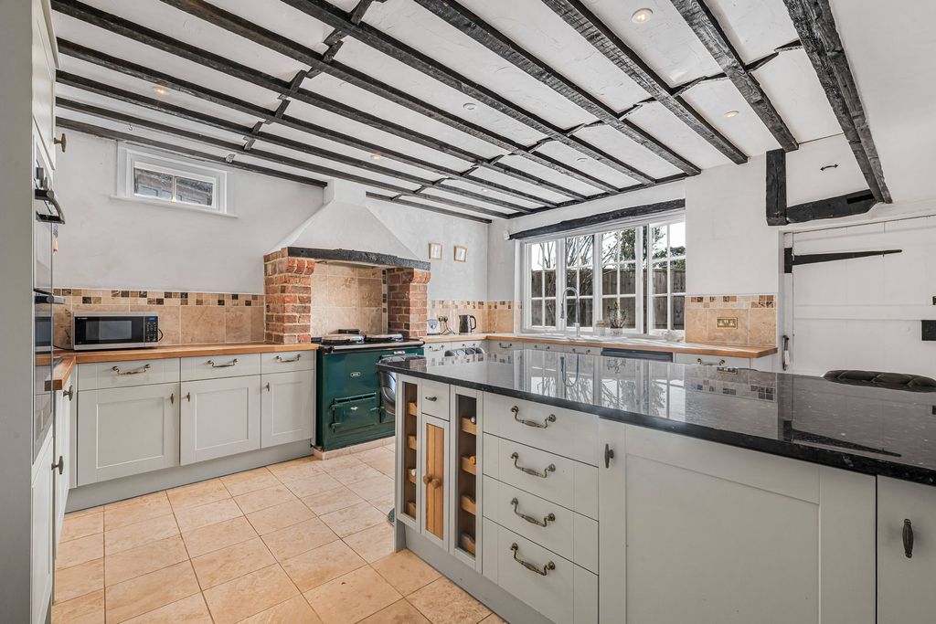 Property photo 2 of 30