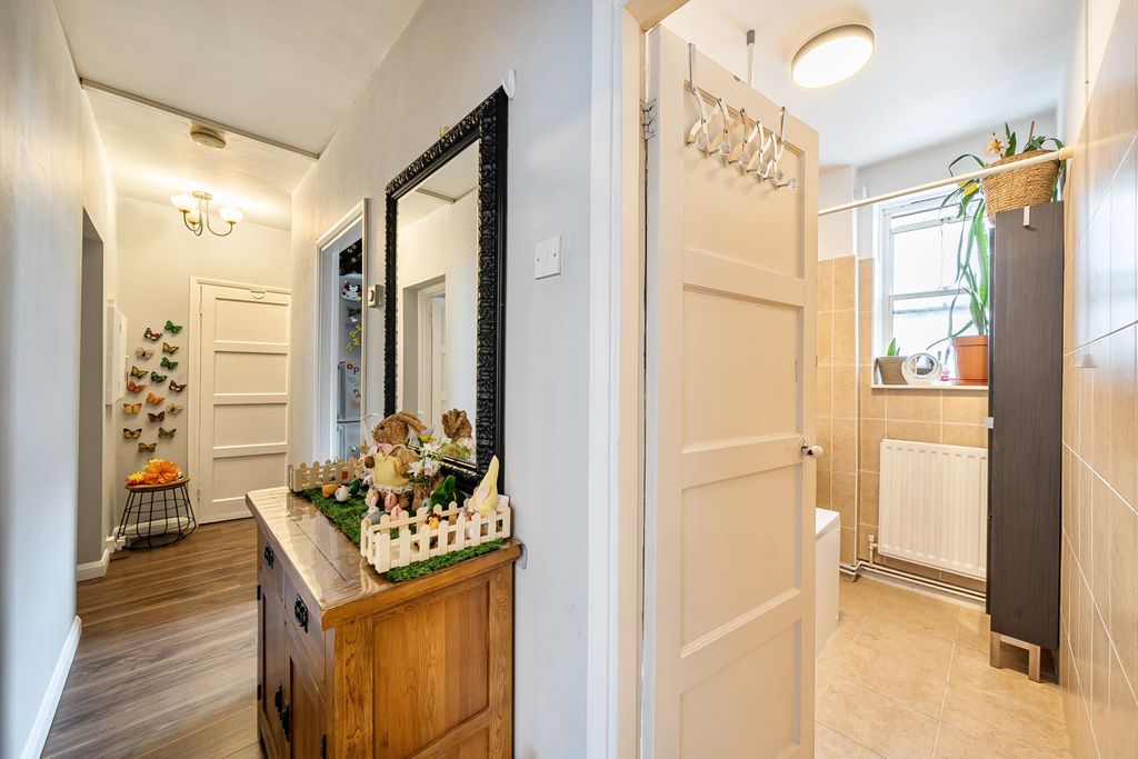 Property photo 3 of 16 1434182-6-69c6908...