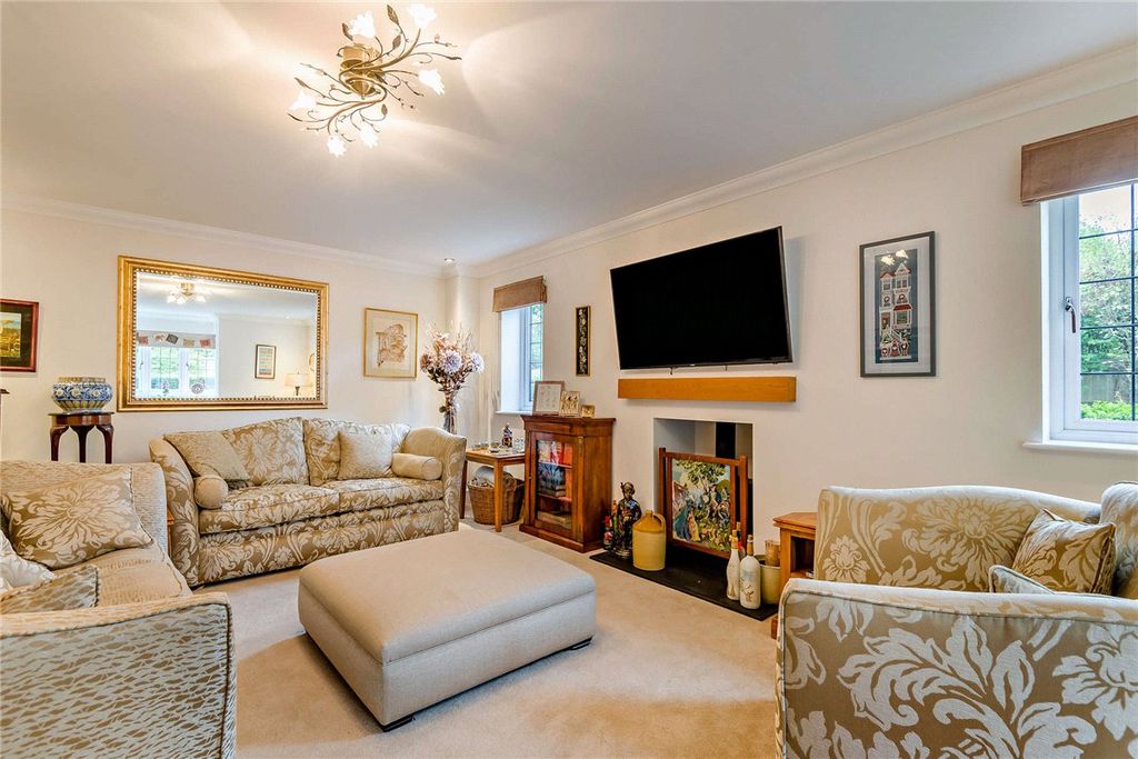 Property photo 3 of 33 Picture No. 14