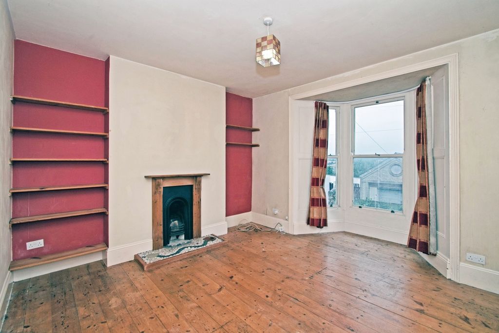 Property photo 2 of 16 Photo