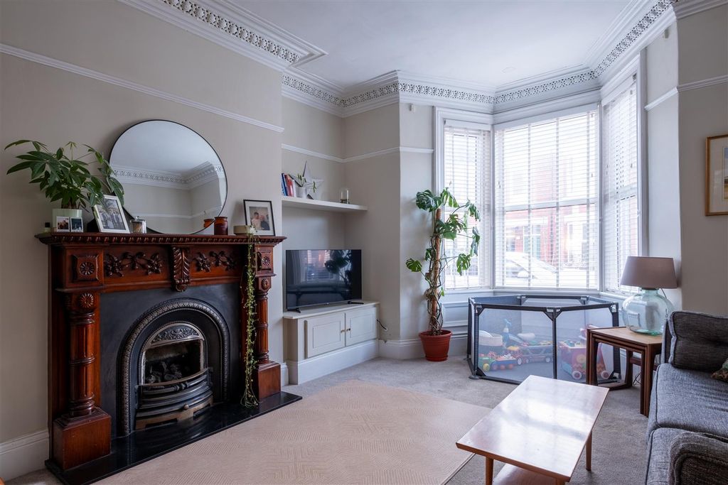 Property photo 2 of 23 23 Balmoral Terr-1.Jpg