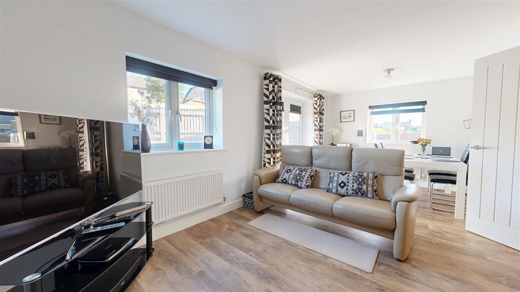 Property photo 2 of 16 11252025_155747.Jpg