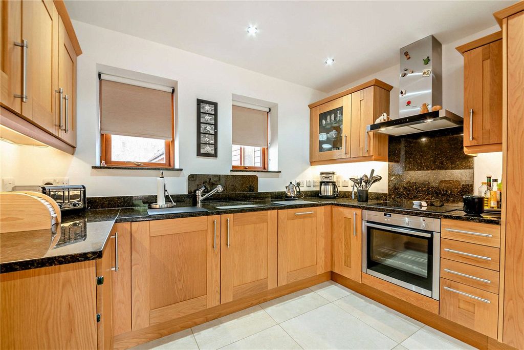 Property photo 3 of 21 Picture No. 14