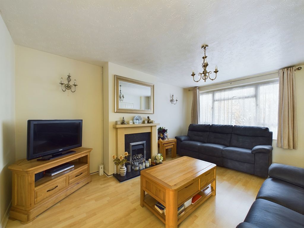 Property photo 2 of 14 Cam03519G0-Pr0039-Still007