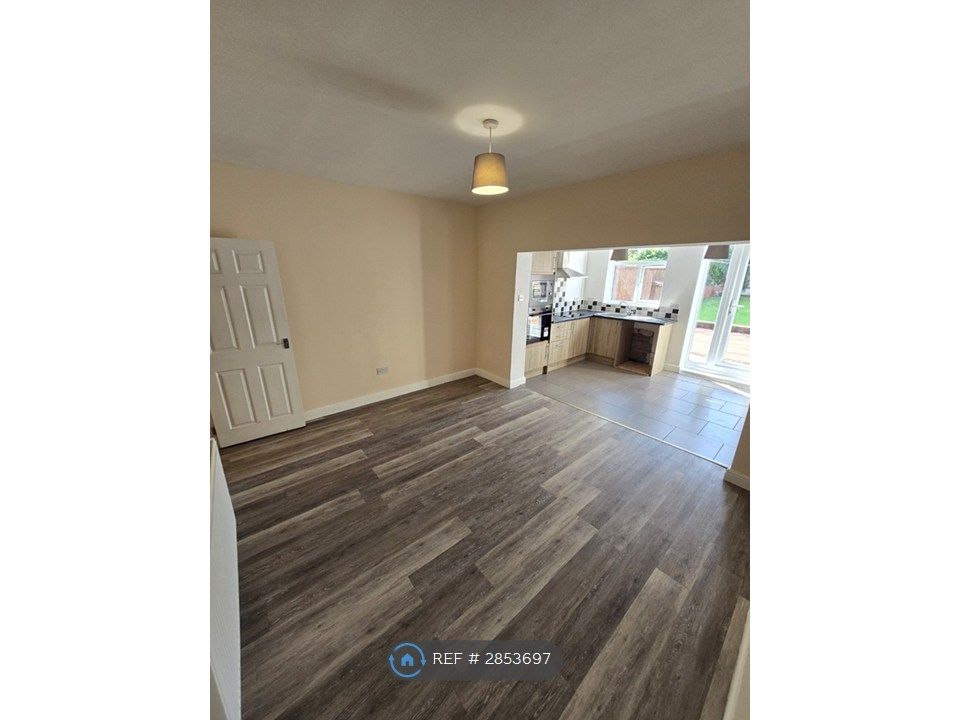 Property photo 2 of 26
